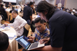 Imigrasi Surabaya mengoptimalkan pengawasan warga negara asing melalui APOA dengan 400 akun aktif