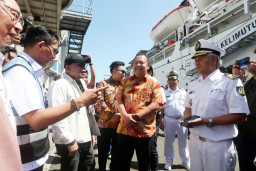 Komisi XI Tinjau Kapal PELNI di Tanjung Perak