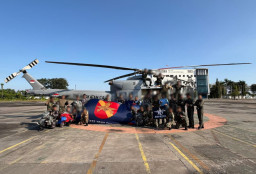Selain menguji kemampuan teknis penerjunan militer, kegiatan tersebut juga menjadi sarana memperkuat koordinasi dan interoperabilitas antar personel pasukan elite kedua negara dalam menjalankan operasi khusus maritim.