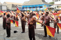 Peragaan semafor massal, sebagai wujud pendidikan karakter, bakti kepada orang tua, disiplin, kepemimpinan, dan nasionalisme.