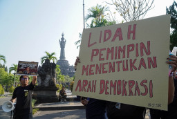 Pernyataan kontroversial Prabowo tersebut sebelumnya terlontar saat puncak peringatan Hari Lahir ke-28 Partai Kebangkitan Bangsa di Jakarta, akhir Juli lalu.
